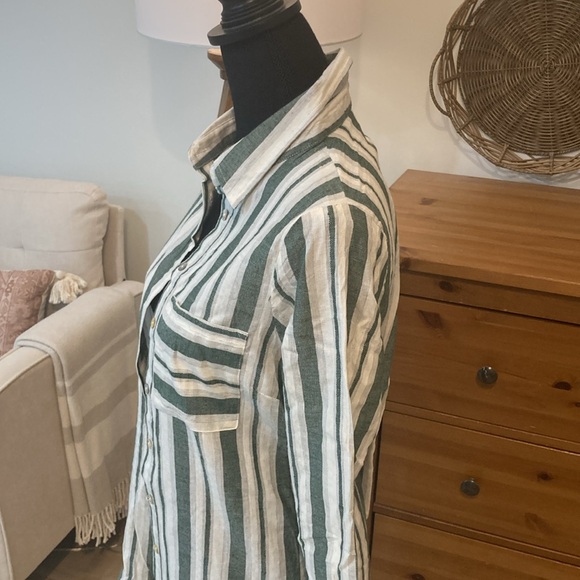 Long stripped button down - Picture 3 of 16